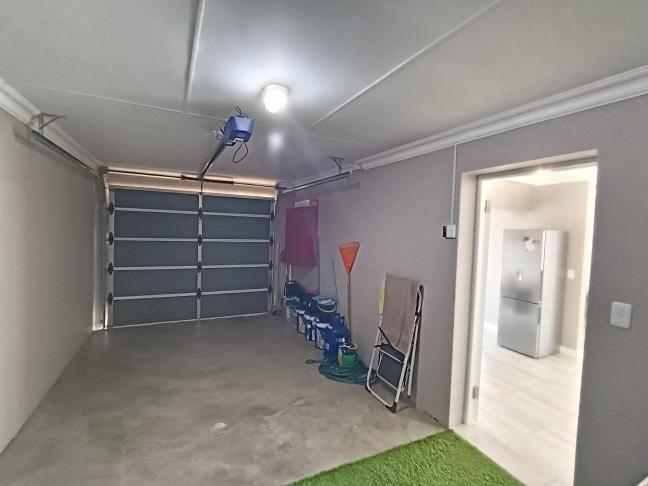2 Bedroom Property for Sale in Seemeeu Park Western Cape